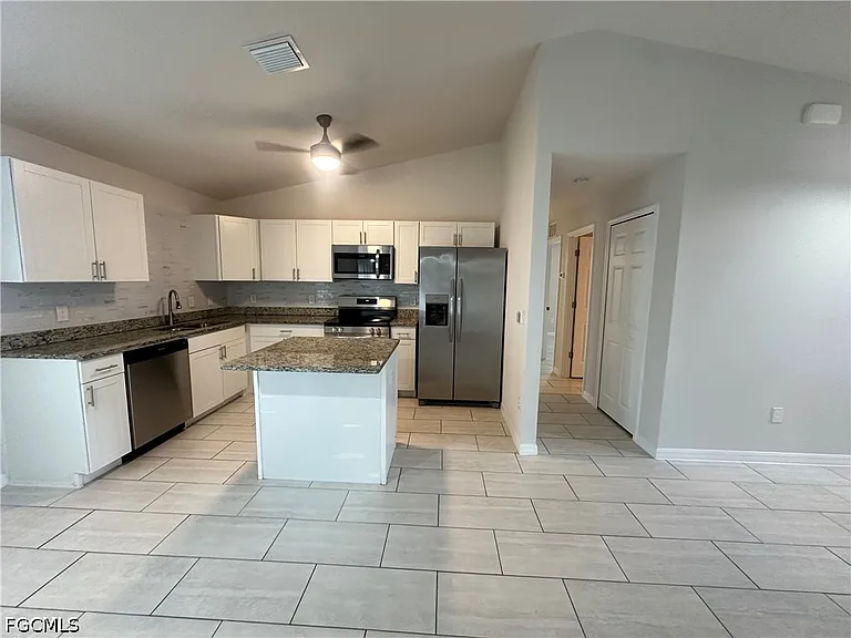 1105 NE 6th Place Cpe — Photo 35