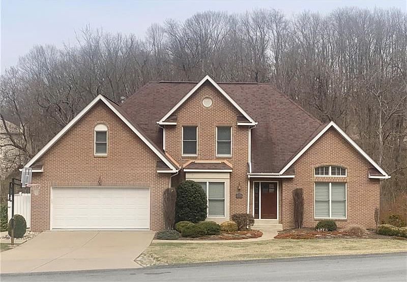 1st image of 814 Stonebridge Dr