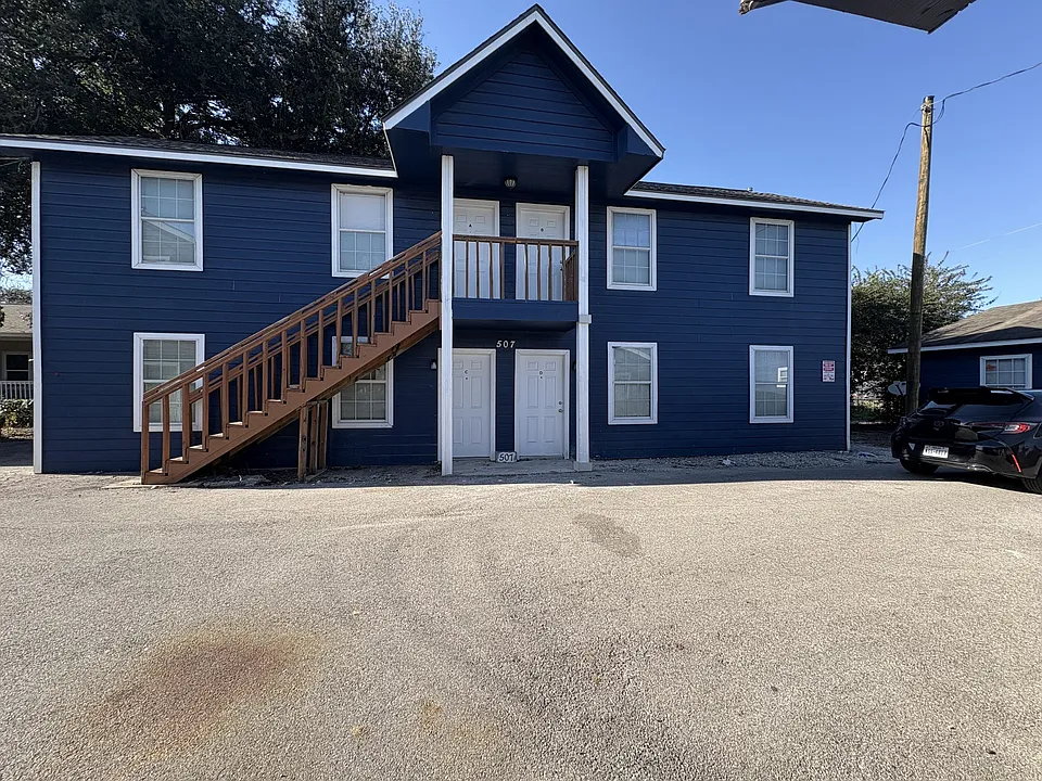 7049 Avenue E #1