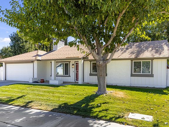 3rd image of 1718 W Avenue K10