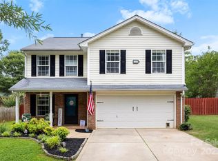 641 Saratoga Dr, Lake Wylie, SC 29710