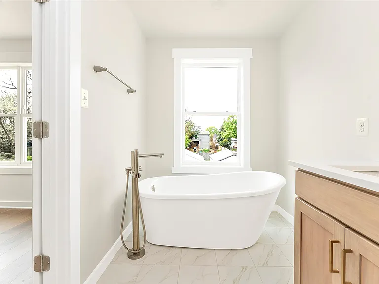 328A Madison St — Photo 14