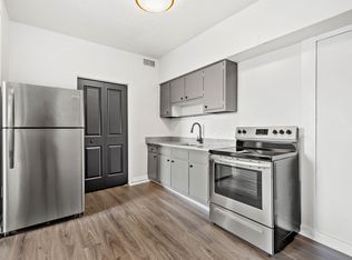 200-212 3rd St #220, Carnegie, PA 15106
