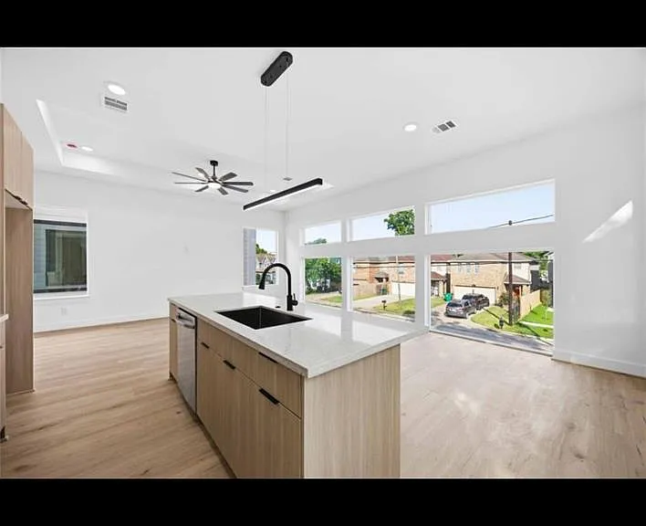 9106 Coffee St #A — Photo 5
