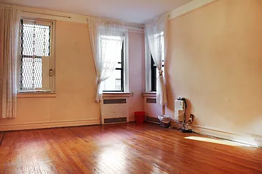 Sold by Thomas Lipovetsky, LREB