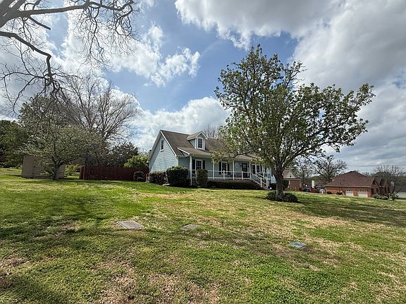 2nd image of 208 Saint Pauls Ln