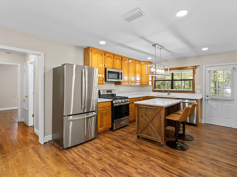 2609 Longleaf Dr — Photo 4