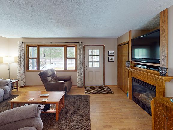 4th image of 300 Crestview Rd