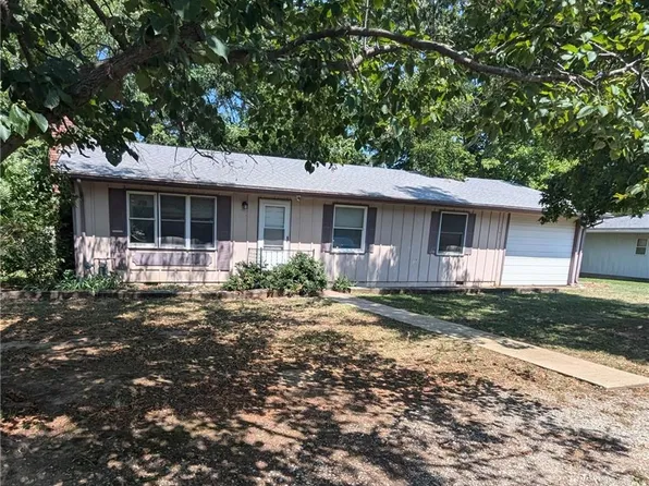 13611 E Neosho Rd, Nevada, MO 64772