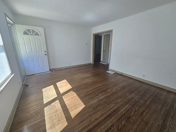 3rd image of 2176 N Church St