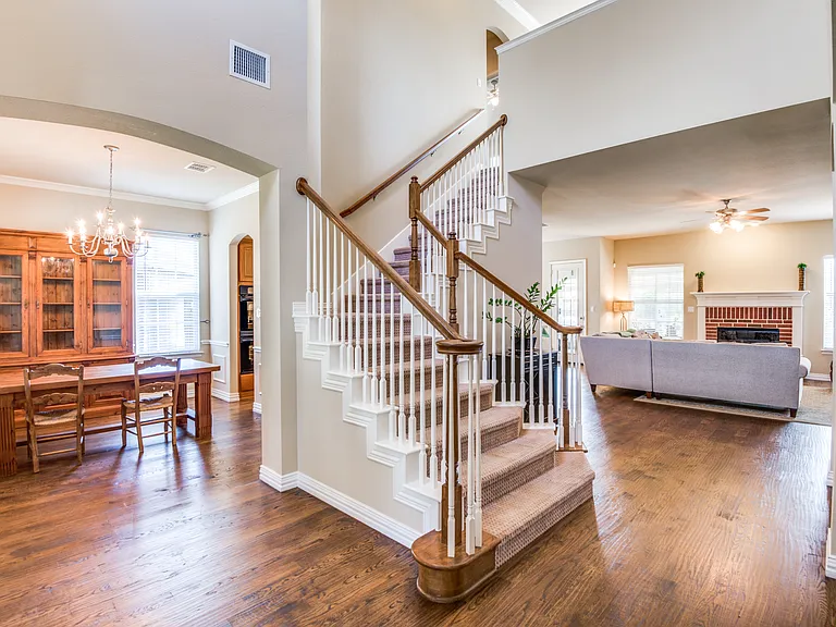 636 King Lionel Ln — Photo 4