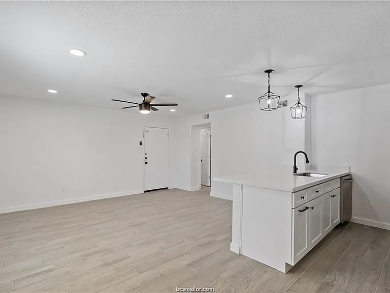 1503 Alpine Cir #B — Photo 7