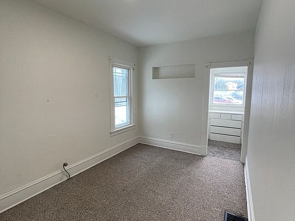 3rd image of 534 Chestnut St