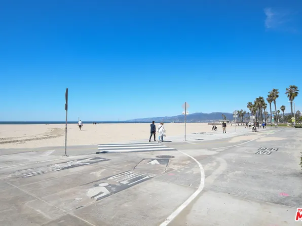 22 Navy St APT 103, Venice, CA 90291