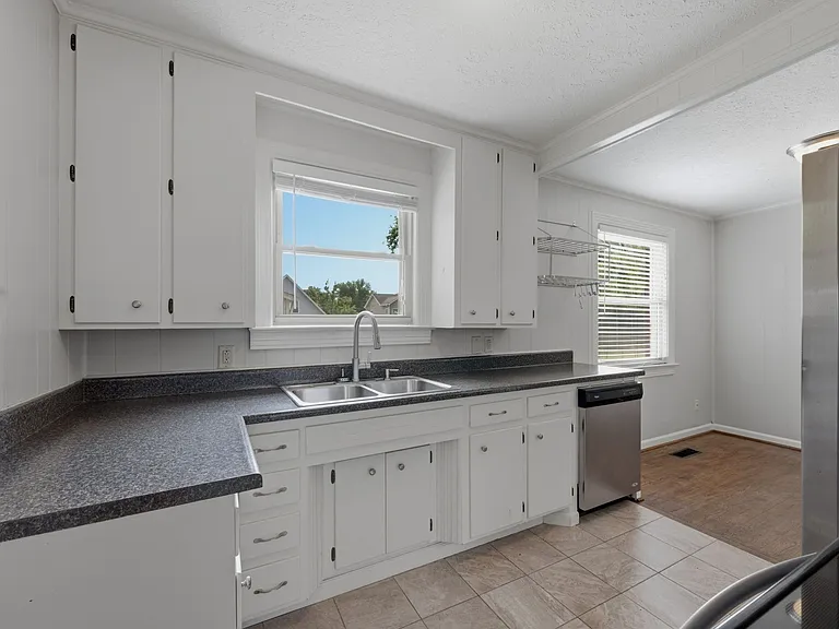 245 Thuss Ave — Photo 12