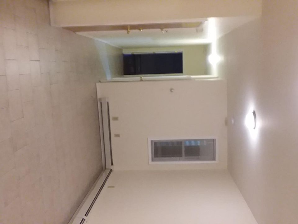 2nd image of 265 Baldwin Ave APT 2L