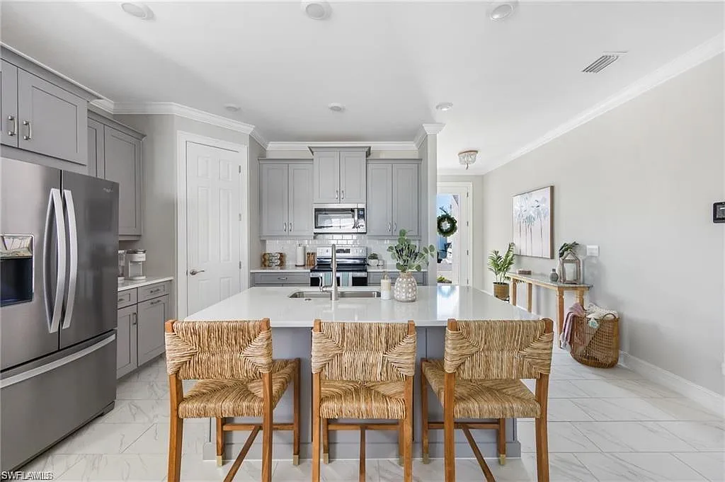 2 bed, 2.0 bath, 1670 sqft, $6,500 — Photo 4