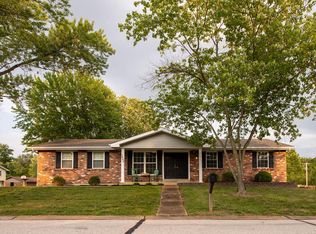 5862 Mayberry Dr, Imperial, MO 63052