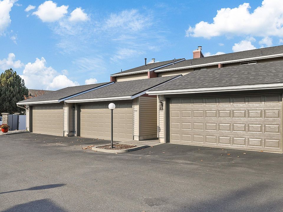 1st image of 23007 E Colt Ln