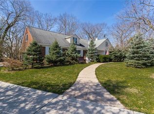 17135 Amber Dr, Cleveland, OH 44111