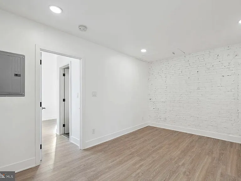 5043 Spruce St #3 — Photo 4
