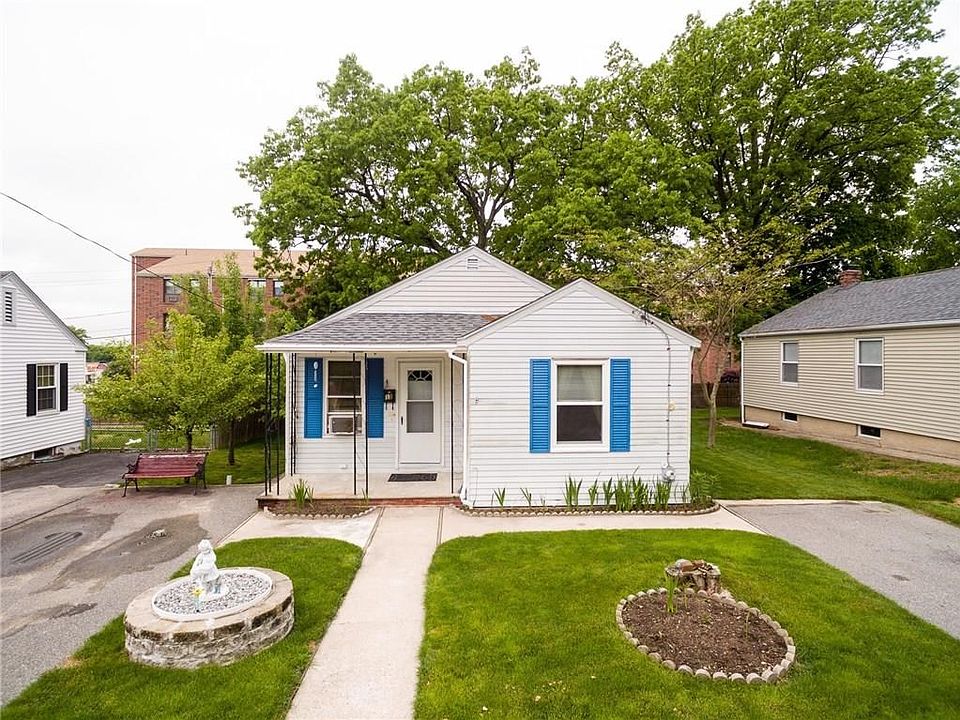 1st image of 13 Elizabeth Dr