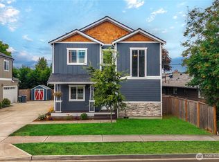 814 9th St SW, Puyallup, WA 98371