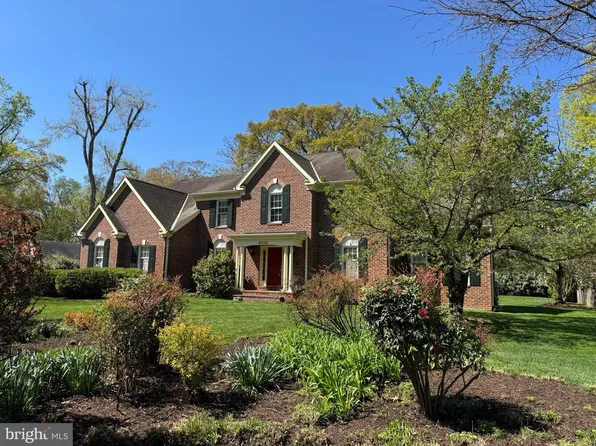 9020 Beatty Dr, Alexandria, VA 22308