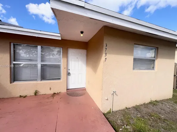 3737 Mil Lake Cir #3737, Lake Worth, FL 33463