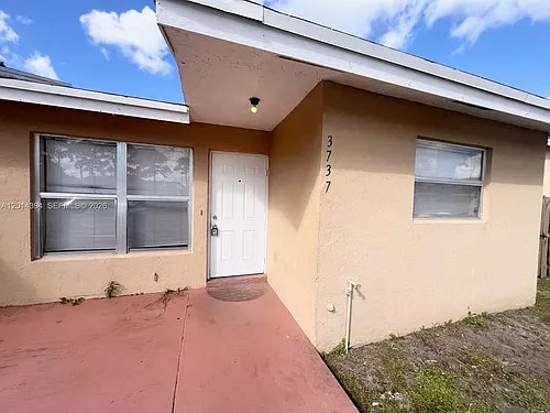 3737 Mil Lake Cir #3737 Photo 1