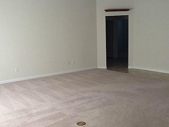 2nd image of 602 Bishop Dr