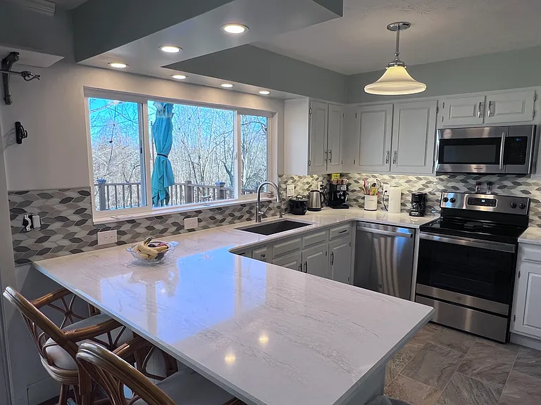1060 Greenland Cir — Photo 3