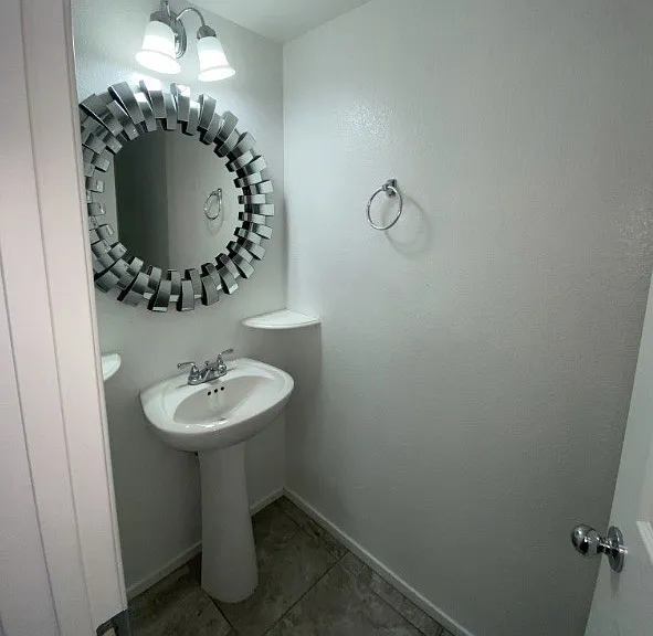 1051 Admiral Emblem St — Photo 16