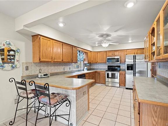 5th image of 500 Lake Caroline Dr