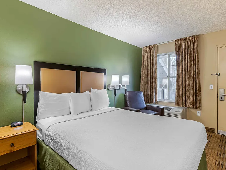 Studio Suite - 1 Queen Bed
