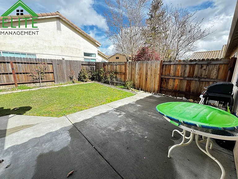 8489 Camino Vista Way — Photo 13