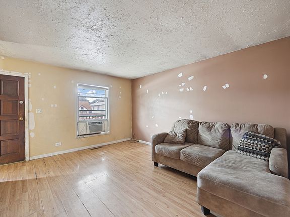 5th image of 1328 Kenmore Ave