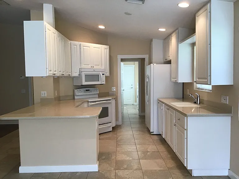 11824 Delfina Ln — Photo 2
