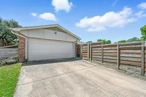2733 E Wentwood Dr — Photo 14