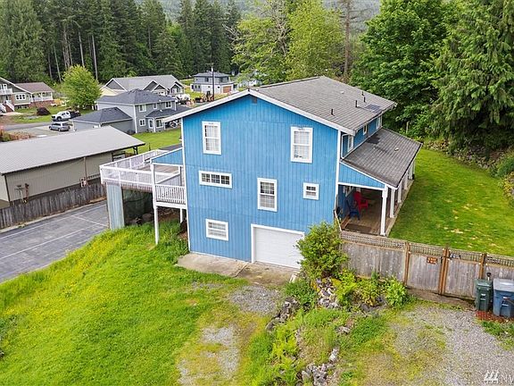 3rd image of 151 Greenbriar Dr