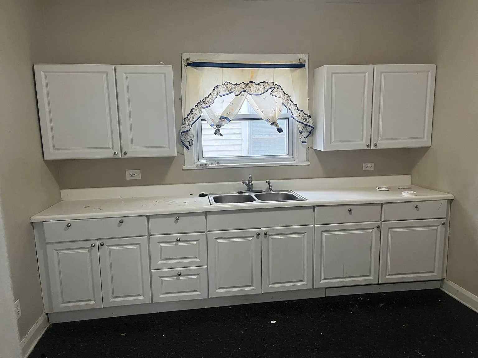 3 bed, 1294 sqft, $1,125 — Photo 1