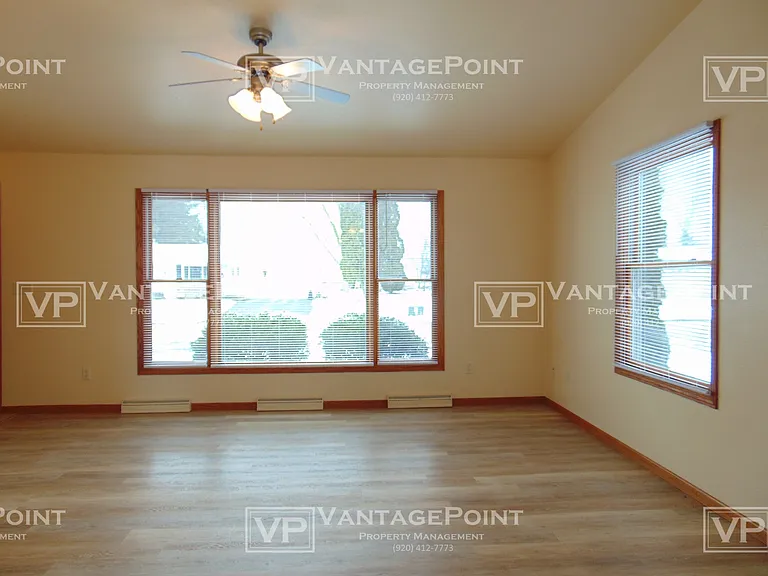1065 Debra St — Photo 3
