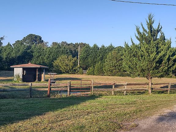 The 1A has a gazebo shelter