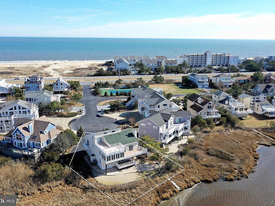 1st image of 40085 Oceanside Dr
