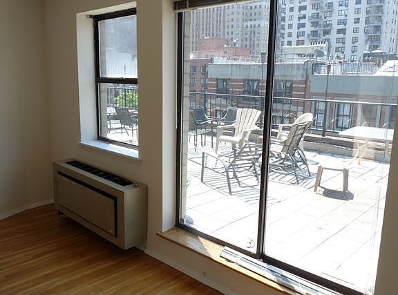 5th image of 345 W 52nd St