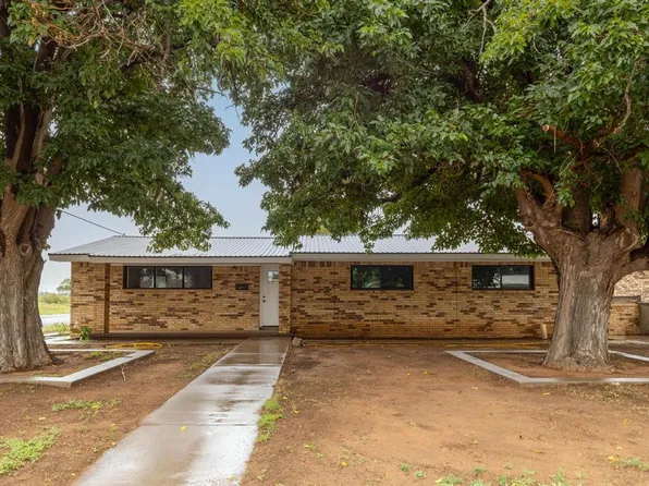 1420 N Avenue C, Denver City, TX 79323