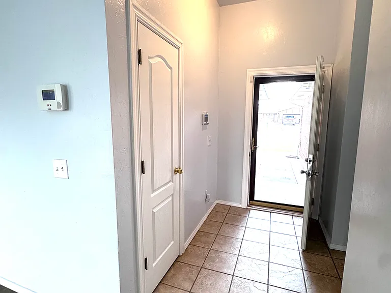 601 NW 114th St — Photo 13