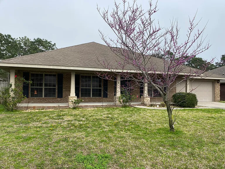 1810 Twin Pine Blvd — Photo 5