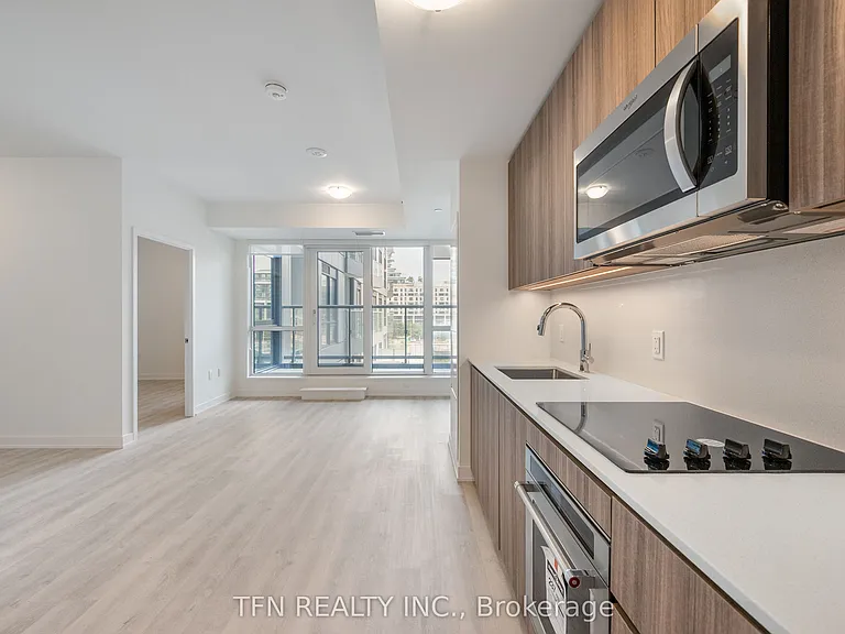 15 Richardson St #411 — Photo 6