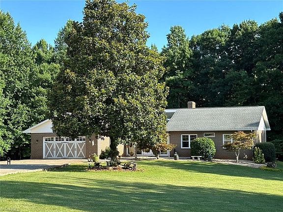 4th image of 418 Cristi Ln